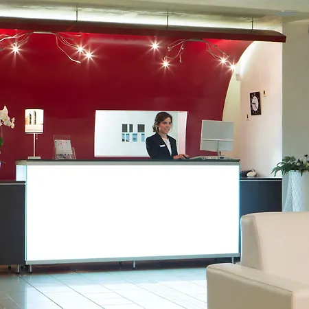 Domino & Hotel 3*