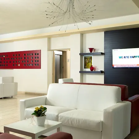 Domino & Hotel 3*